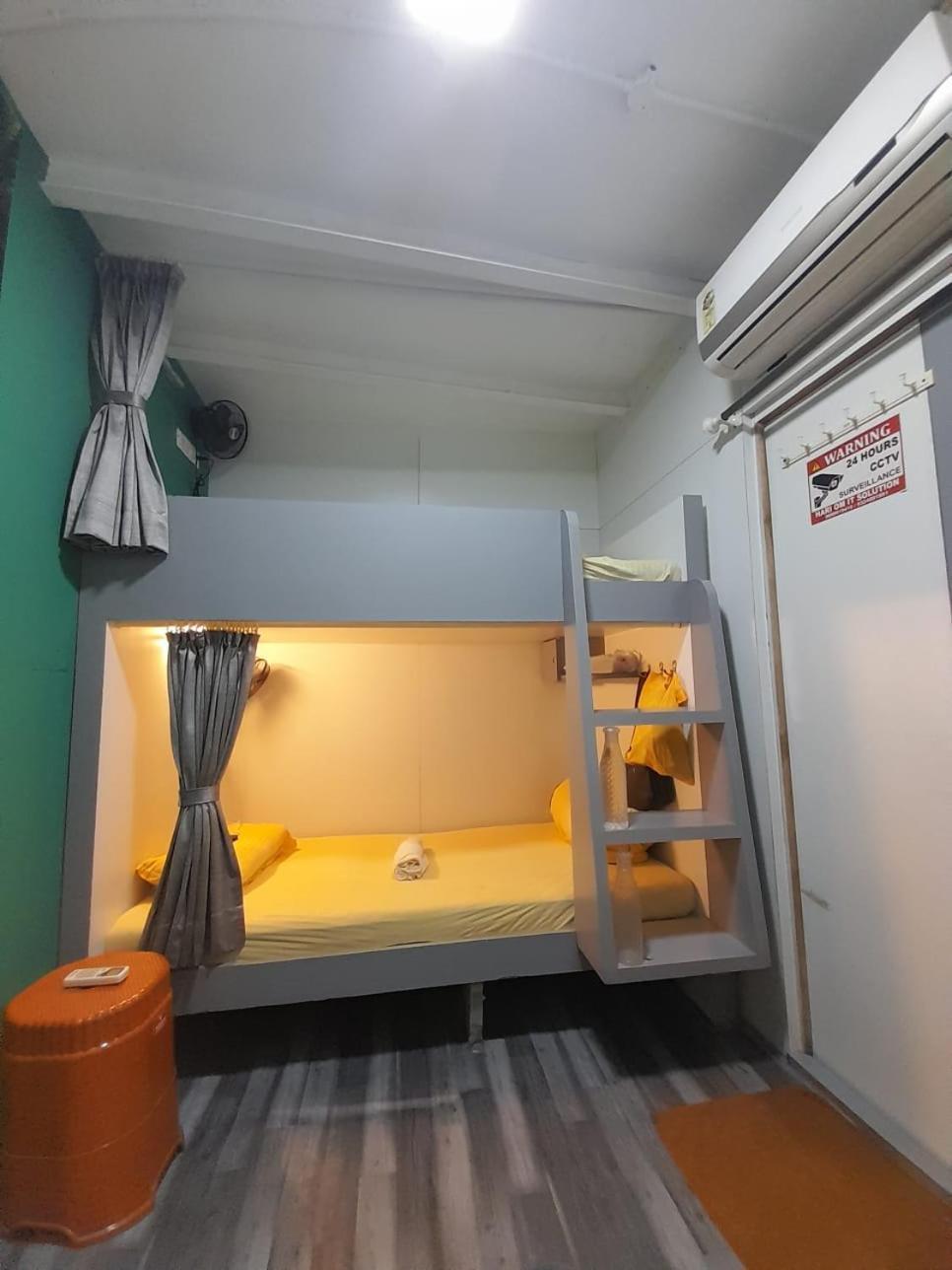 Sinhassan Dormitory Hostel Juhu Мумбаи Экстерьер фото