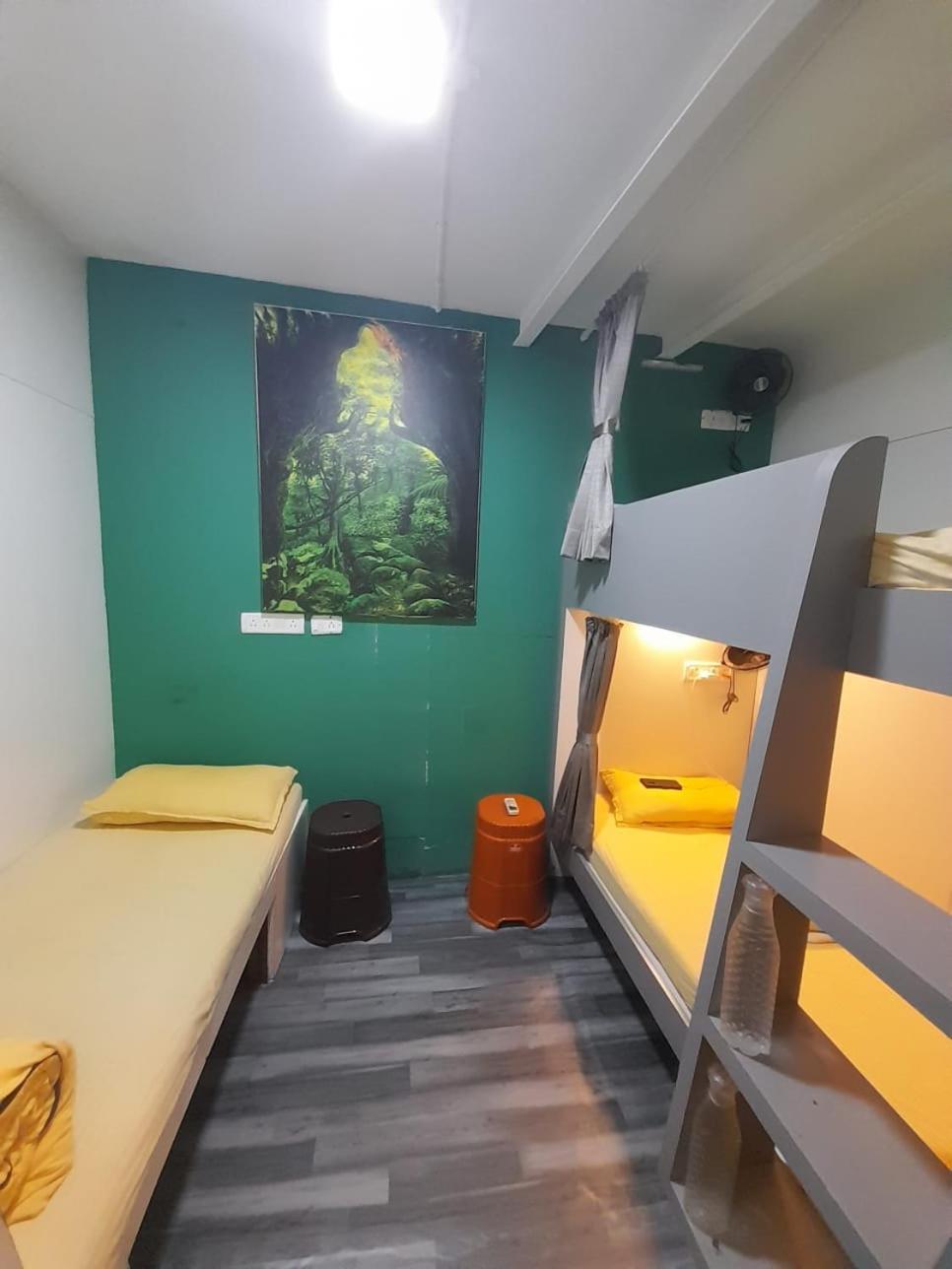 Sinhassan Dormitory Hostel Juhu Мумбаи Экстерьер фото